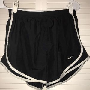 Medium Nike tempo running shorts